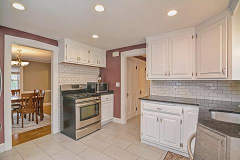 561 Webster St, Needham, MA 02494 photo 8