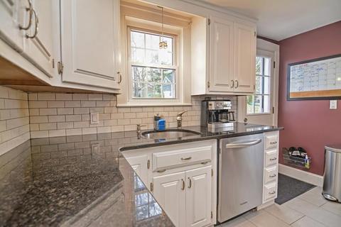 561 Webster St, Needham, MA 02494 photo 7
