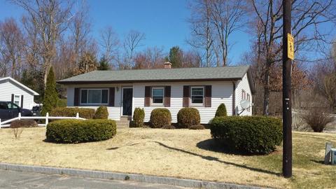 127 Garnet St, Springfield, MA 01129 photo 2