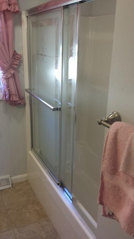 127 Garnet St, Springfield, MA 01129 photo 9