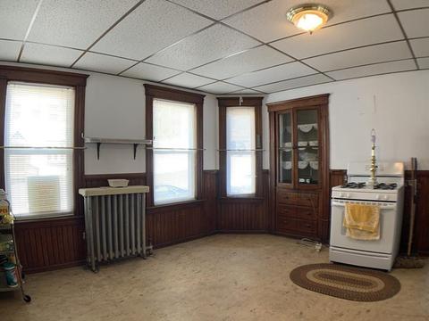 21 Stanton St, Worcester, MA 01605 photo 9