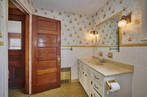 96 Briggs St, Easthampton, MA 01027 photo 27