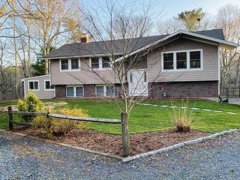 2 Oneida Ave, Mashpee, MA 02649 photo 1