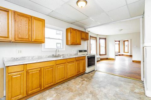 17 Marble St, Springfield, MA 01105 photo 3