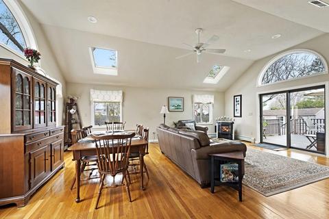9 Crestline Cir, Danvers, MA 01923 photo 4