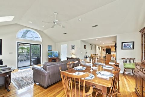 9 Crestline Cir, Danvers, MA 01923 photo 5