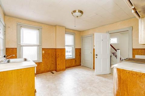 51 Maple Ter, West Springfield, MA 01089 photo 12
