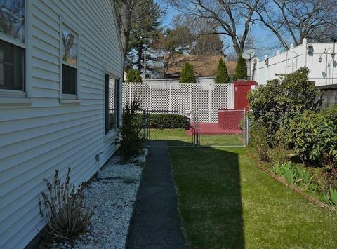 30 Smith St, Chicopee, MA 01020 photo 32