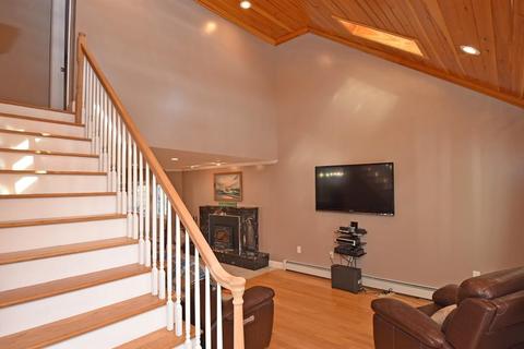 405 E Hill Rd, Oakham, MA 01068 photo 2