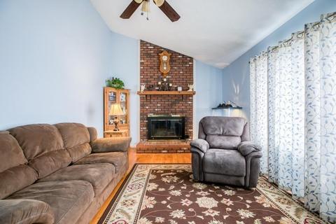62 Dillon St, Chicopee, MA 01013 photo 3