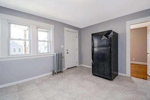 39 Acorn St, Springfield, MA 01109 photo 4