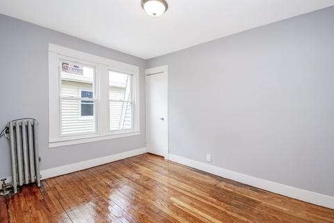 39 Acorn St, Springfield, MA 01109 photo 9