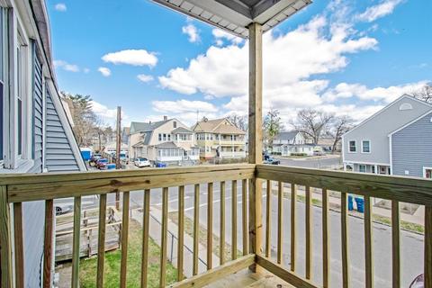 39 Acorn St, Springfield, MA 01109 photo 16