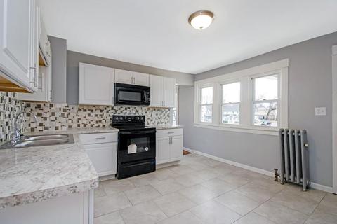 39 Acorn St, Springfield, MA 01109 photo 5