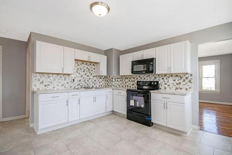 39 Acorn St, Springfield, MA 01109 photo 1