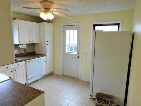 94 Surrey Rd, Springfield, MA 01118 photo 16