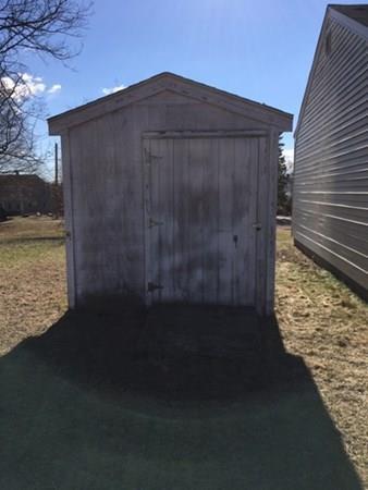 4 Weeks Rd, Danvers, MA 01923 photo 8