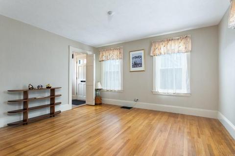 85 Vine St, Reading, MA 01867 photo 6