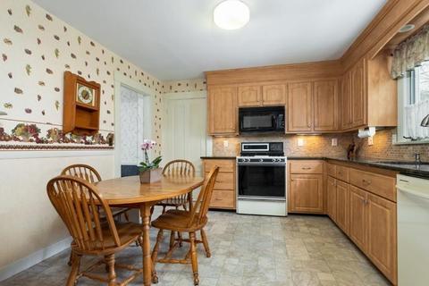 85 Vine St, Reading, MA 01867 photo 16