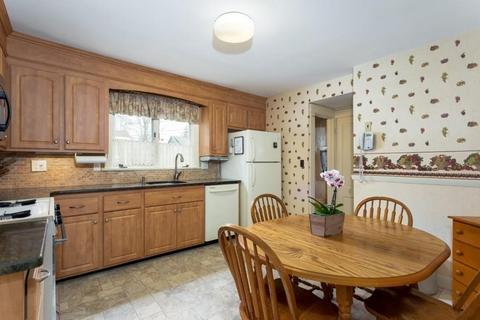 85 Vine St, Reading, MA 01867 photo 11