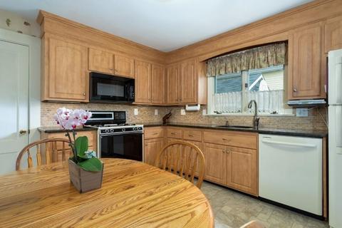 85 Vine St, Reading, MA 01867 photo 17