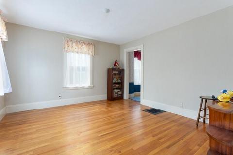 85 Vine St, Reading, MA 01867 photo 7