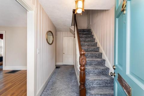 85 Vine St, Reading, MA 01867 photo 5