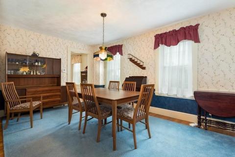 85 Vine St, Reading, MA 01867 photo 10
