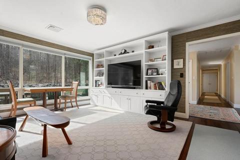 12 Old Brook Dr, Worcester, MA 01609 photo 11