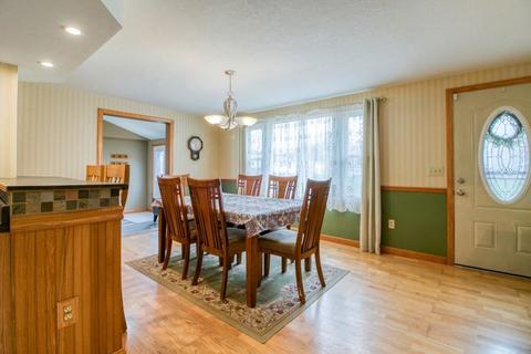 88 Butternut St, Springfield, MA 01128 photo 8