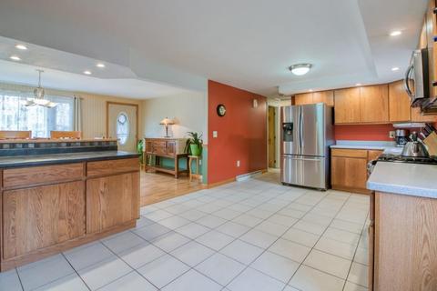 88 Butternut St, Springfield, MA 01128 photo 6