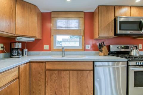 88 Butternut St, Springfield, MA 01128 photo 5