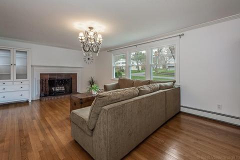 10 Francine Rd, Acton, MA 01720 photo 2