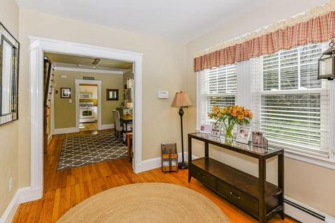 25 Fleming St, Dedham, MA 02026 photo 2