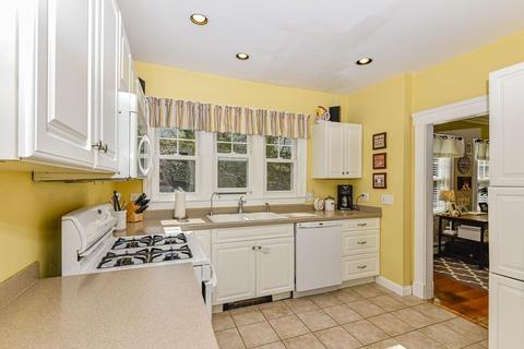 25 Fleming St, Dedham, MA 02026 photo 10
