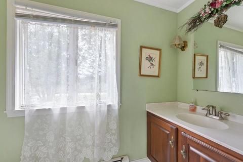 204 Sterling Rd, Lancaster, MA 01523 photo 22