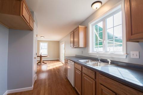 35 Aberdeen St, Fall River, MA 02721 photo 6