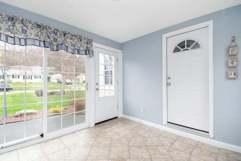14 Covel St, Springfield, MA 01128 photo 5