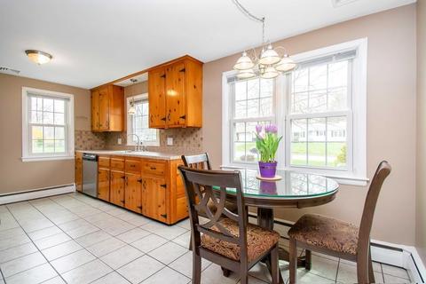 14 Covel St, Springfield, MA 01128 photo 9