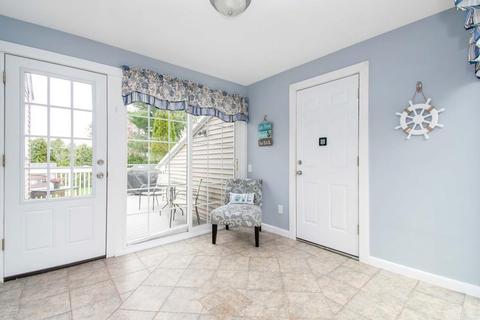 14 Covel St, Springfield, MA 01128 photo 4