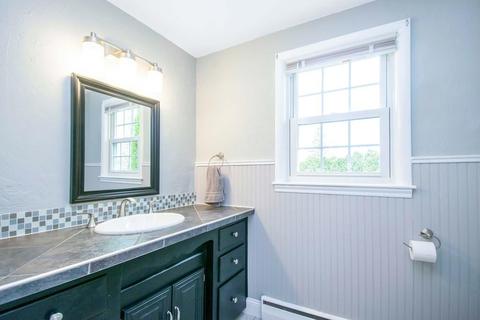 14 Covel St, Springfield, MA 01128 photo 12