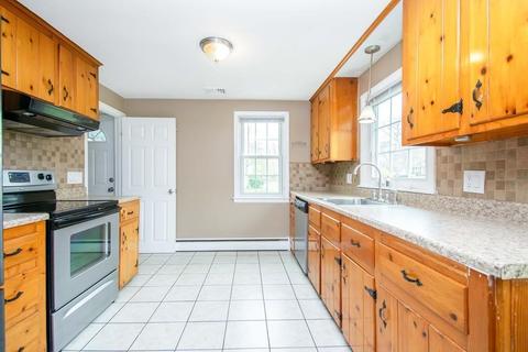 14 Covel St, Springfield, MA 01128 photo 8