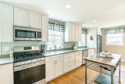 41 Bartlet St, Andover, MA 01810 photo 7
