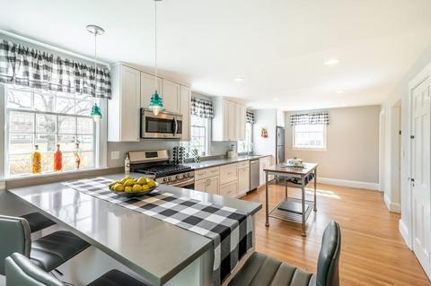 41 Bartlet St, Andover, MA 01810 photo 6