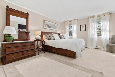 46 Channing Rd, Brookline, MA 02445 photo 10