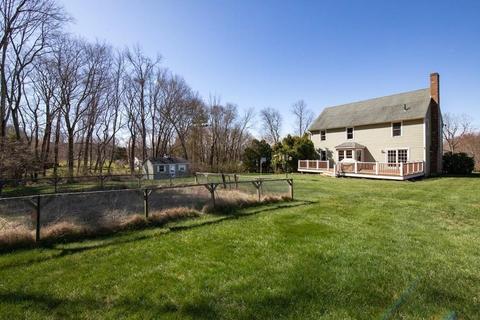 8 Glen Ct, Sutton, MA 01590 photo 4