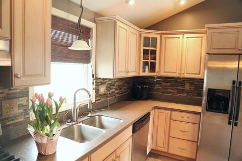 160 Plumtree Rd, Springfield, MA 01118 photo 5