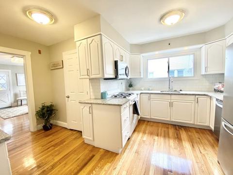12 Howes St, Springfield, MA 01118 photo 4