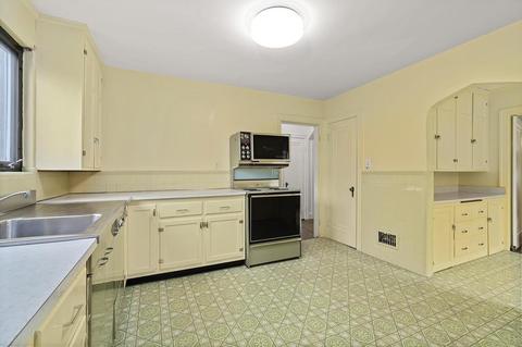 288 Kent St, Brookline, MA 02446 photo 10