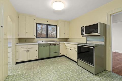 288 Kent St, Brookline, MA 02446 photo 9